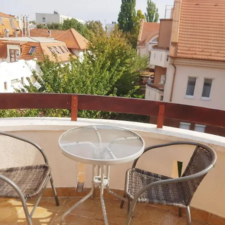 Apartament Lola *